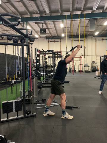 The Ultimate Guide to the “Cable Overhead Triceps Extension”: Target the Long Head for Massive Arm Size.
